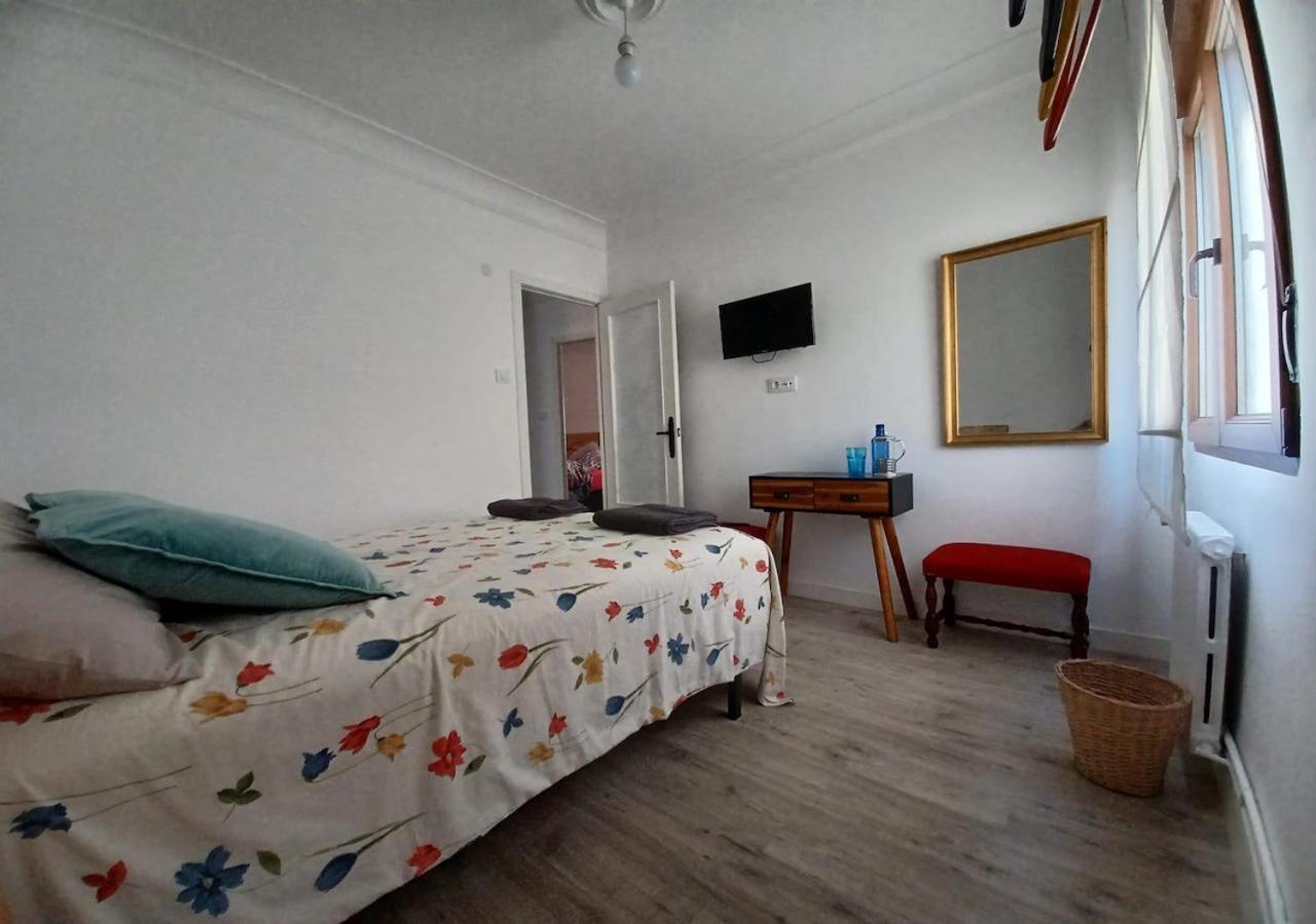 Habitación en casa particular En El Atico De Tona Mirando A La Bahia De Santander